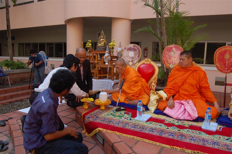 ../Picture/2552/DSC_0097 (Medium).JPG